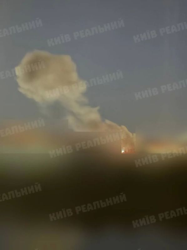 Пока вы ржете с поста выше, там Киев и Одессу дубасят так, что аж вопли по чатам некому писать Пока вы ржете с поста выше, там Киев и Одессу дубасят так, что аж вопли по чатам некому писать