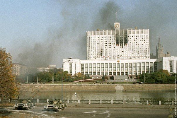 4 октября 1993 года по приказу нелегитимного узурпатора Ельцина из танковых орудий было расстреляно здание Верховного Совета РФ 4 октября 1993 года по приказу нелегитимного узурпатора Ельцина из танковых орудий было расстреляно здание Верховного Совета РФ