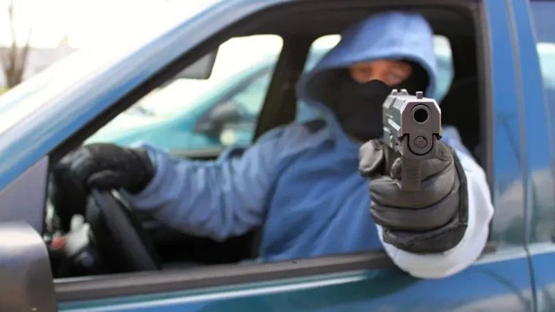 Состоятельные ухилянты дают отпор: участились вооружённые нападения на ТЦК и полицию – украинский офицер Состоятельные ухилянты дают отпор: участились вооружённые нападения на ТЦК и полицию – украинский офицер